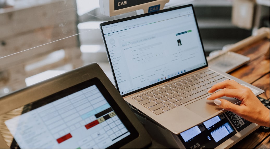 woman hand using laptop